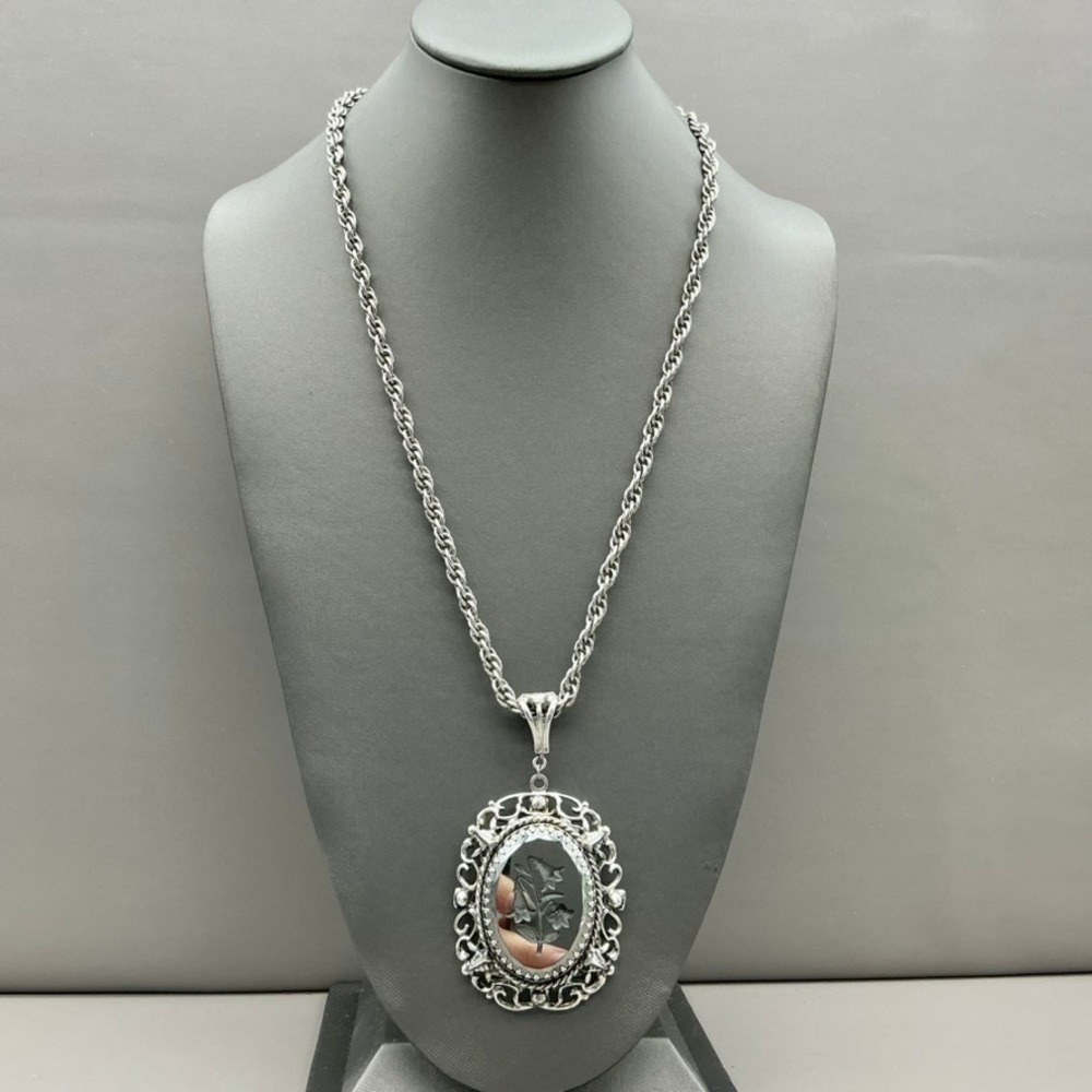 Whiting & Davis Necklace Vintage Floral Intaglio Silver Tone Pendant Signed 24"